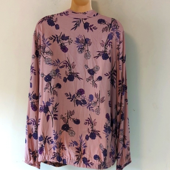 Torrid Chiffon Mock Neck Surplice Blouse - Picture 7 of 16